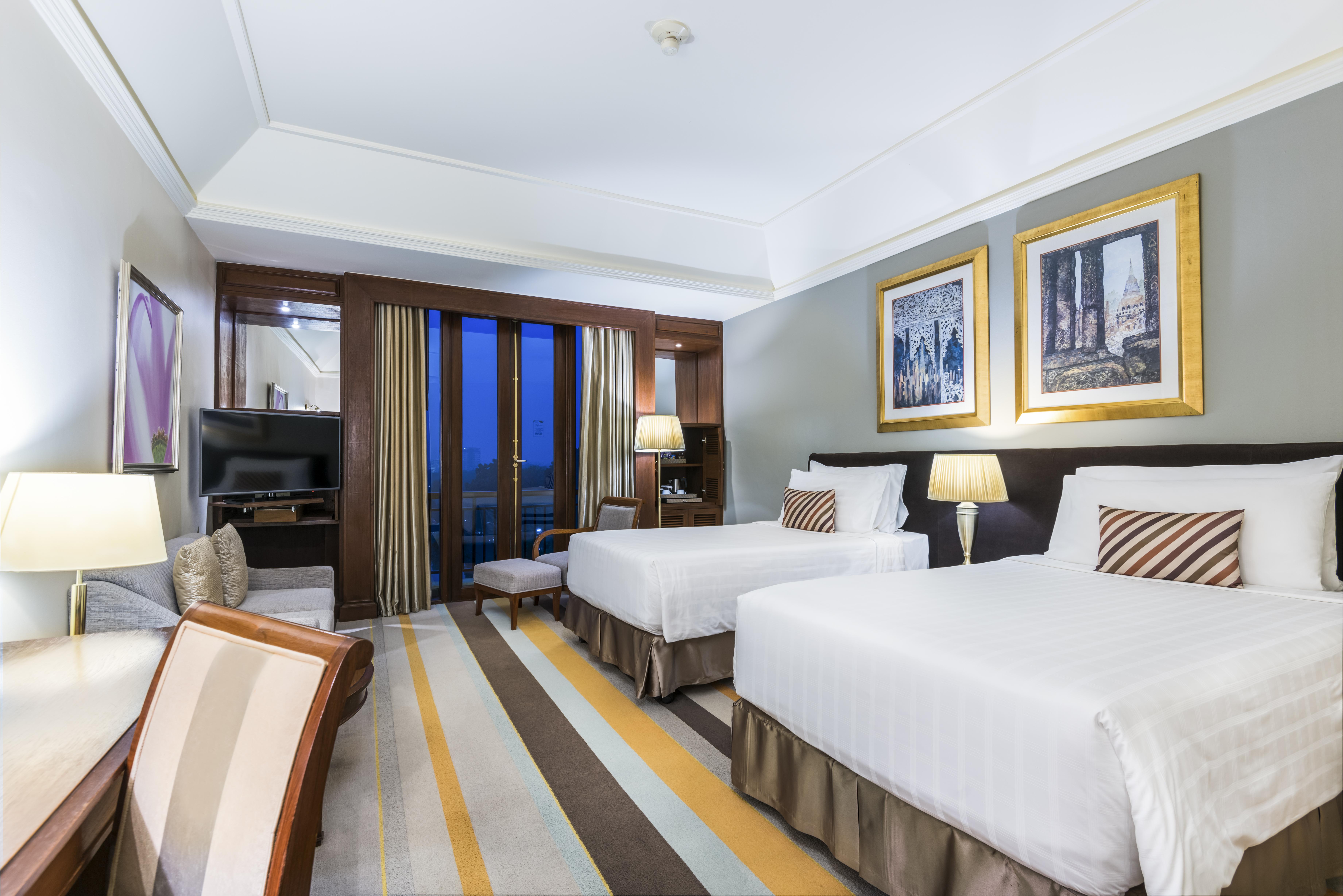 Chatrium Hotel Royal Lake Yangón Exterior foto