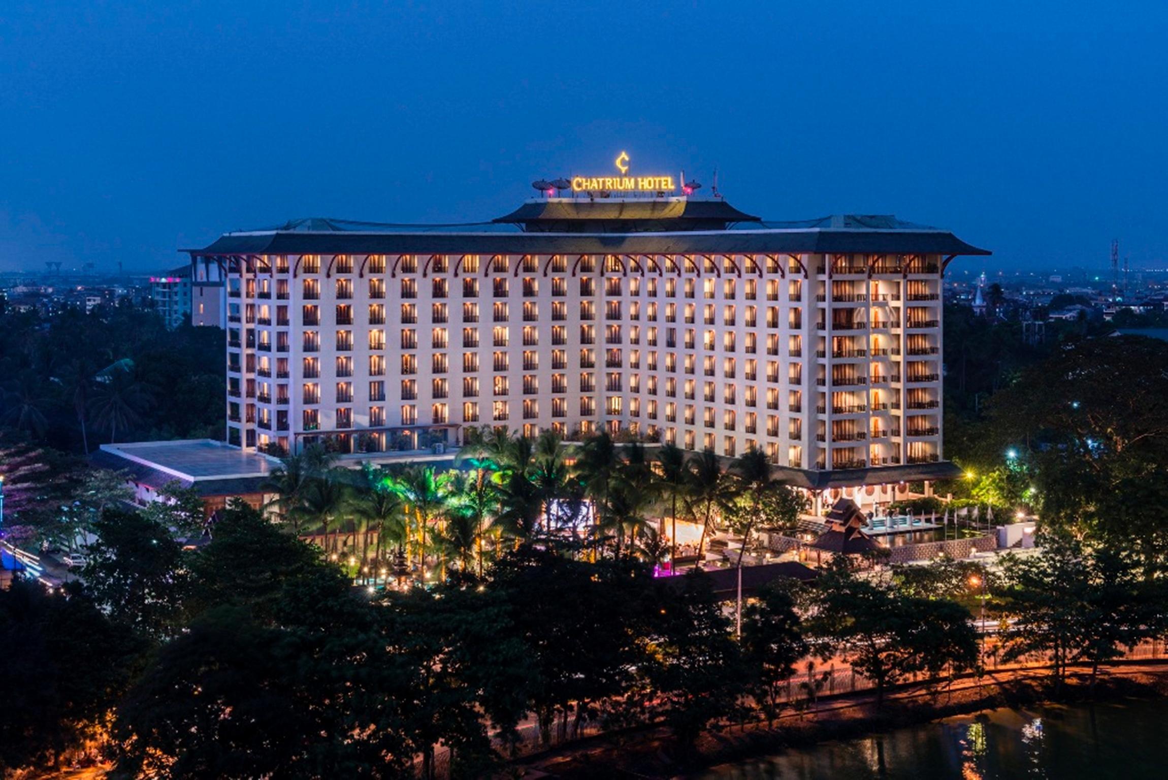Chatrium Hotel Royal Lake Yangón Exterior foto
